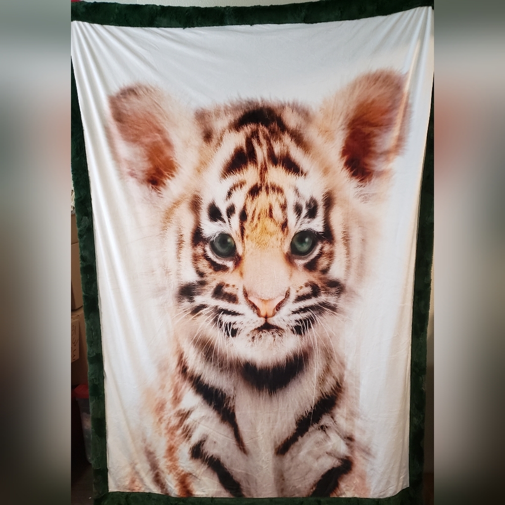 New 58x80 Adult baby tiger minky blanket